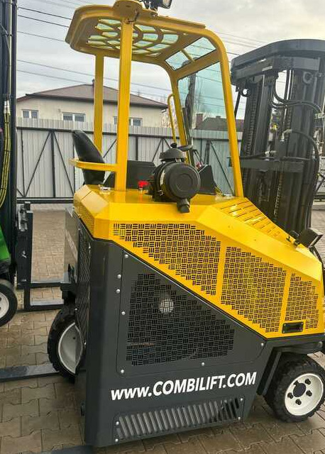 Combilift C3000CB -DIESEL- Only 6117 hours - 4-vägstruck: bild 2 Combilift C3000CB -DIESEL- Only 6117 hours - 4-vägstruck: bild 2