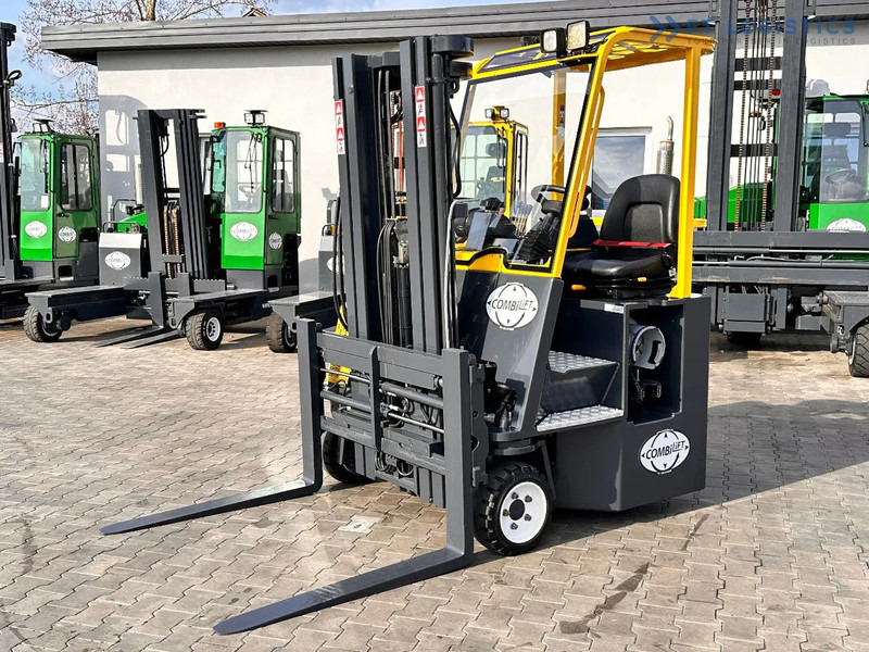 Combilift C3000CB / LPG / TRIPLEX / 4900MM / FREE LIFT / POSITIONER / LIKE NEW C3000CB / LPG / TRIPLEX / 4900MM / FREE LIFT / POSITIONER / - 4-vägstruck: bild 2 Combilift C3000CB / LPG / TRIPLEX / 4900MM / FREE LIFT / POSITIONER / LIKE NEW C3000CB / LPG / TRIPLEX / 4900MM / FREE LIFT / POSITIONER / - 4-vägstruck: bild 2