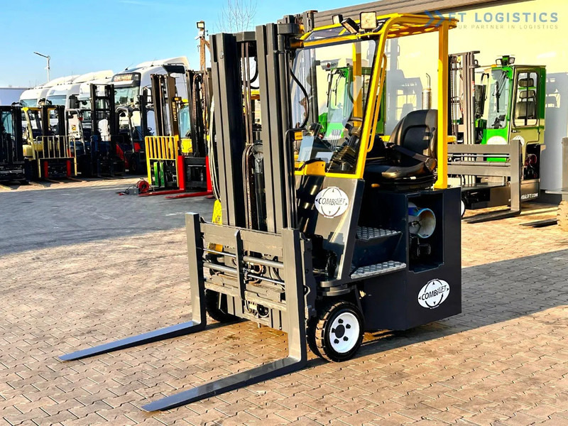 Combilift C3000CB / LPG / TRIPLEX - 4900MM / LPG / FREE LIFT / FORK POSITIONER C3000CB / LPG / TRIPLEX - 4900MM / LPG / FREE LIFT / FORK P - 4-vägstruck: bild 1 Combilift C3000CB / LPG / TRIPLEX - 4900MM / LPG / FREE LIFT / FORK POSITIONER C3000CB / LPG / TRIPLEX - 4900MM / LPG / FREE LIFT / FORK P - 4-vägstruck: bild 1