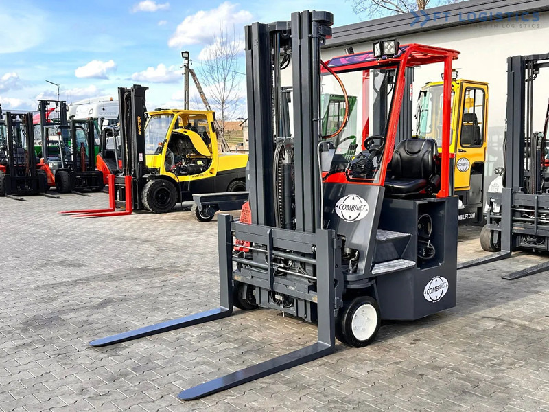Combilift C3000CB / LPG / TRIPLEX / 5500MM / FREE LIFT / FORK SHIFT / POSITIONER C3000CB / LPG / TRIPLEX / 5500MM / FREE LIFT / FORK SHIFT - 4-vägstruck: bild 2 Combilift C3000CB / LPG / TRIPLEX / 5500MM / FREE LIFT / FORK SHIFT / POSITIONER C3000CB / LPG / TRIPLEX / 5500MM / FREE LIFT / FORK SHIFT - 4-vägstruck: bild 2