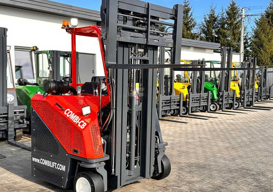 Combilift C3000CB / LPG / TRIPLEX / 5500MM / FREE LIFT / SIDE SHIFT + FORK POSITIONER / LIKE NEW - 4-vägstruck: bild 3 Combilift C3000CB / LPG / TRIPLEX / 5500MM / FREE LIFT / SIDE SHIFT + FORK POSITIONER / LIKE NEW - 4-vägstruck: bild 3