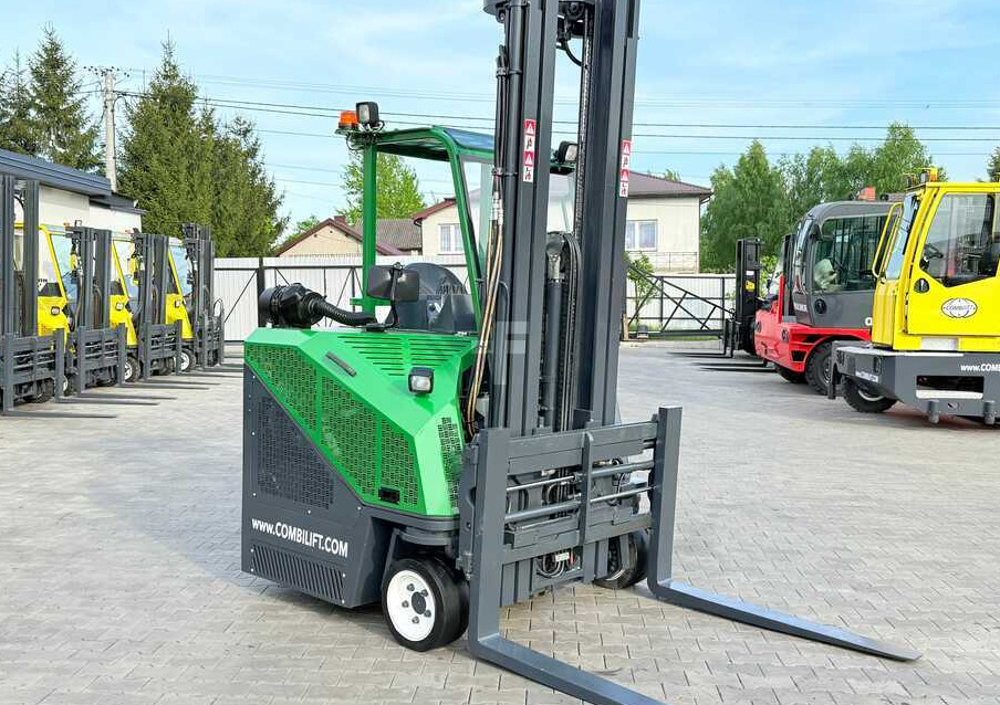 Combilift C3000CB / LPG / TRIPLEX – 6500MM / FREE LIFT / FORK POSITIONER / SIDE SHIFT / EXCELLENT CONDITION - 4-vägstruck: bild 5 Combilift C3000CB / LPG / TRIPLEX – 6500MM / FREE LIFT / FORK POSITIONER / SIDE SHIFT / EXCELLENT CONDITION - 4-vägstruck: bild 5