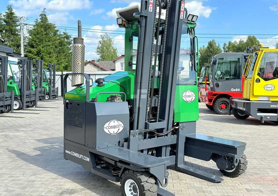 Combilift C3500 / DUPLEX 4100MM / GAS / EXTENDABLE FORKS / CABIN / HEATING + AIR CONDITIONING / LIKE NEW - 4-vägstruck: bild 5 Combilift C3500 / DUPLEX 4100MM / GAS / EXTENDABLE FORKS / CABIN / HEATING + AIR CONDITIONING / LIKE NEW - 4-vägstruck: bild 5