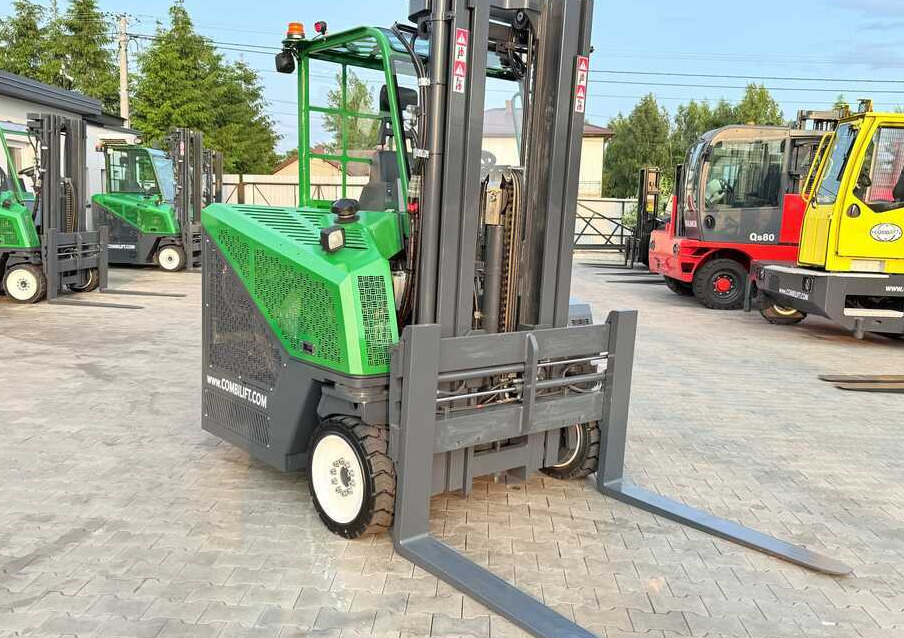 Combilift C4000CB / TRIPLEX - 5200MM / LPG / FREE LIFT / FORK POSITIONER / FORK SIDESHIFT / HEIGHT 2450MM / LIKE NEW - 4-vägstruck: bild 4 Combilift C4000CB / TRIPLEX - 5200MM / LPG / FREE LIFT / FORK POSITIONER / FORK SIDESHIFT / HEIGHT 2450MM / LIKE NEW - 4-vägstruck: bild 4