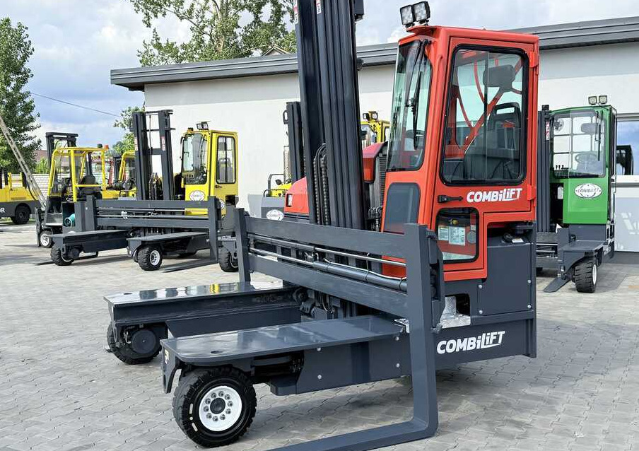 Combilift C4500 / DIESEL / TRIPLEX - 6420MM / FREE-LIFT / WIDE FORK POSITIONER - 4-vägstruck: bild 1 Combilift C4500 / DIESEL / TRIPLEX - 6420MM / FREE-LIFT / WIDE FORK POSITIONER - 4-vägstruck: bild 1
