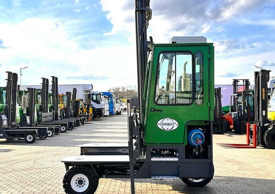 Combilift C5000XL / LPG / AIR CONDITIONING / WIDE POSITIONER / DUPLEX MAST / ADJUSTABLE FORKS / NEW TIRES / EXCELLENT CONDITION! - 4-vägstruck: bild 3 Combilift C5000XL / LPG / AIR CONDITIONING / WIDE POSITIONER / DUPLEX MAST / ADJUSTABLE FORKS / NEW TIRES / EXCELLENT CONDITION! - 4-vägstruck: bild 3