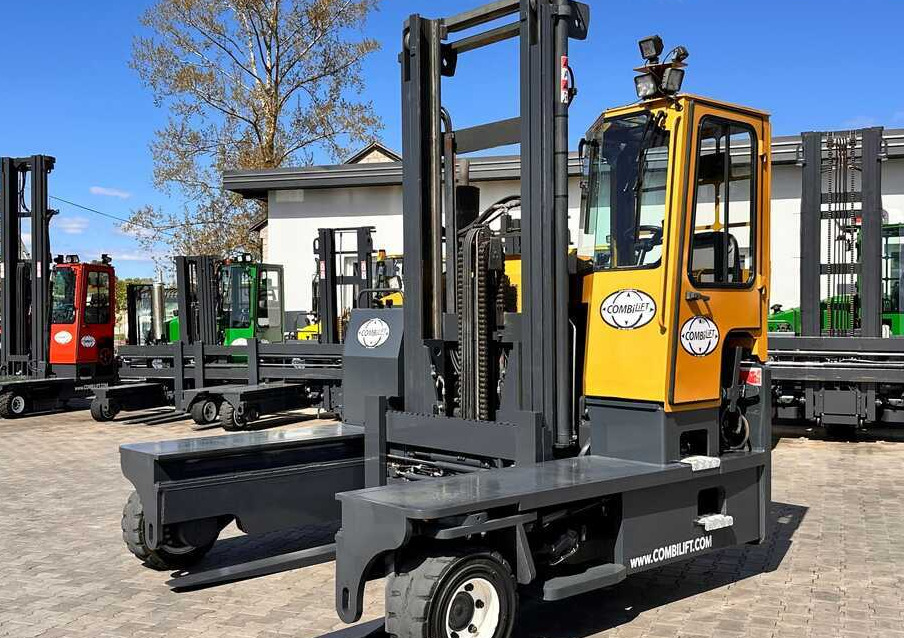 Combilift C9000 / GAS / DUPLEX / 4700MM / FREE LIFT / POSITIONER / FORK SIDE SHIFT / EXCELLENT CONDITION - 4-vägstruck: bild 1 Combilift C9000 / GAS / DUPLEX / 4700MM / FREE LIFT / POSITIONER / FORK SIDE SHIFT / EXCELLENT CONDITION - 4-vägstruck: bild 1