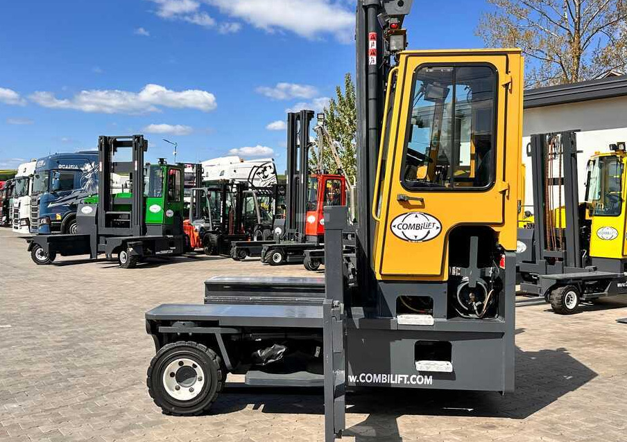 Combilift C9000 / GAS / DUPLEX / 4700MM / FREE LIFT / POSITIONER / FORK SIDE SHIFT / EXCELLENT CONDITION - 4-vägstruck: bild 4 Combilift C9000 / GAS / DUPLEX / 4700MM / FREE LIFT / POSITIONER / FORK SIDE SHIFT / EXCELLENT CONDITION - 4-vägstruck: bild 4