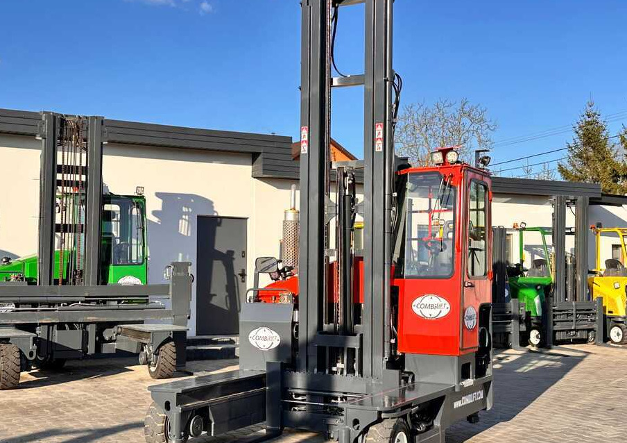 Combilift COMBILIFT C4000 – TRIPLEX 9300 mm – Year 2017 – GAS – FREE LIFT – FORK SIDE SHIFT – CONDITION 5/5 - 4-vägstruck: bild 1 Combilift COMBILIFT C4000 – TRIPLEX 9300 mm – Year 2017 – GAS – FREE LIFT – FORK SIDE SHIFT – CONDITION 5/5 - 4-vägstruck: bild 1