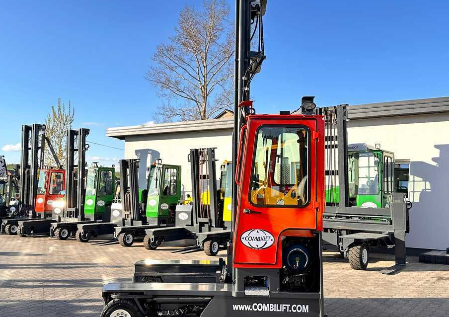 Combilift COMBILIFT C4000 – TRIPLEX 9300 mm – Year 2017 – GAS – FREE LIFT – FORK SIDE SHIFT – CONDITION 5/5 - 4-vägstruck: bild 4 Combilift COMBILIFT C4000 – TRIPLEX 9300 mm – Year 2017 – GAS – FREE LIFT – FORK SIDE SHIFT – CONDITION 5/5 - 4-vägstruck: bild 4