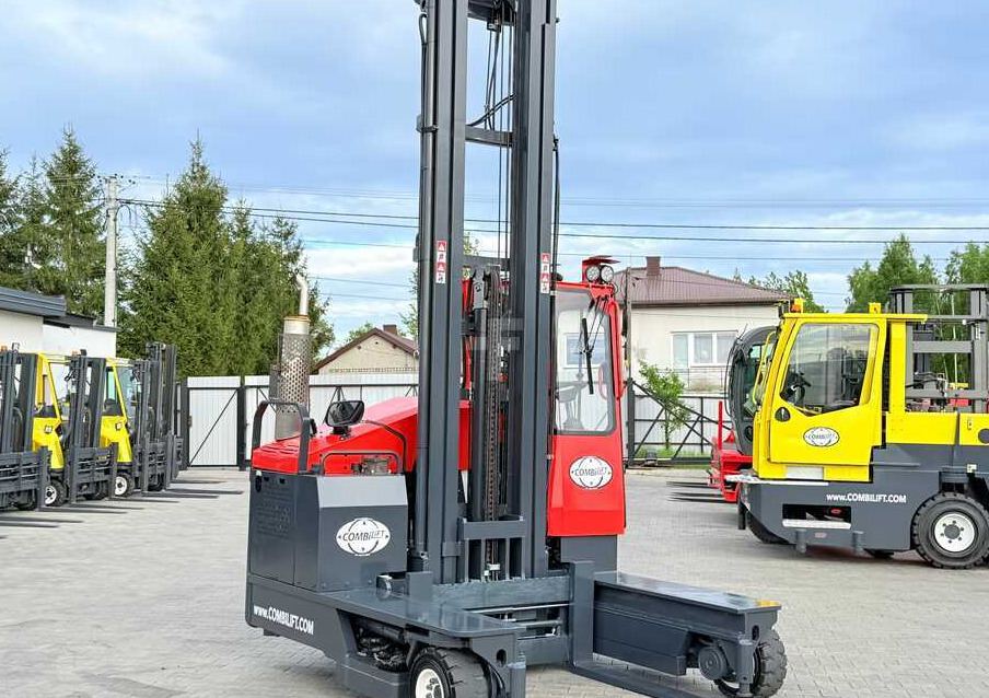 Combilift COMBILIFT C4000 – TRIPLEX 9300 mm – Year 2017 – GAS – FREE LIFT – FORK SIDE SHIFT – CONDITION 5/5 - 4-vägstruck: bild 2 Combilift COMBILIFT C4000 – TRIPLEX 9300 mm – Year 2017 – GAS – FREE LIFT – FORK SIDE SHIFT – CONDITION 5/5 - 4-vägstruck: bild 2
