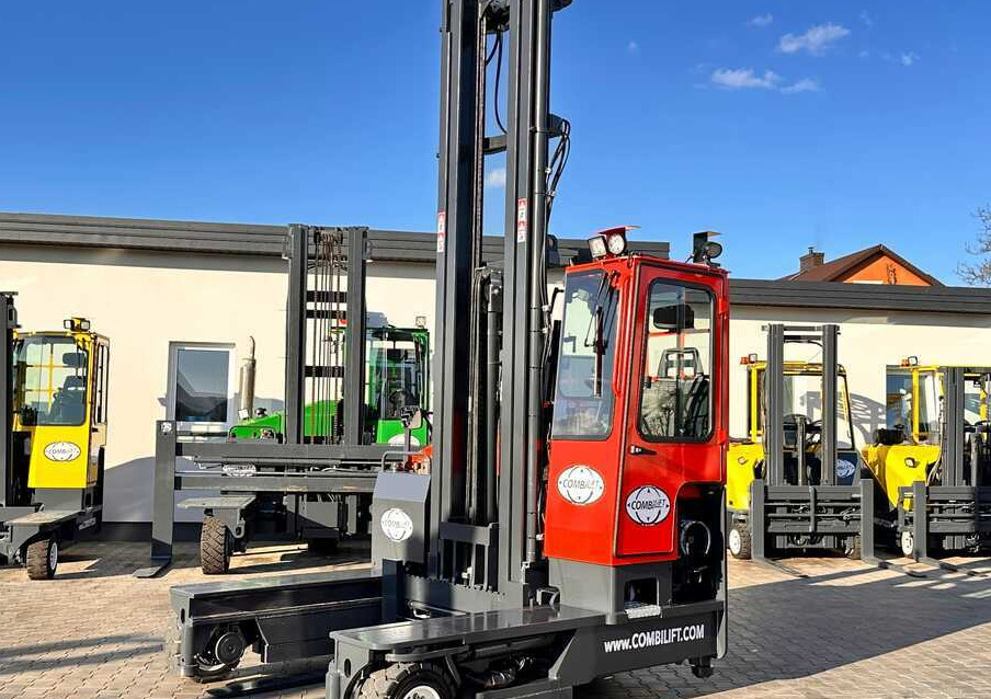 Combilift COMBILIFT C4000 – TRIPLEX 9300 mm – Year 2017 – GAS – FREE LIFT – FORK SIDE SHIFT – CONDITION 5/5 - 4-vägstruck: bild 2 Combilift COMBILIFT C4000 – TRIPLEX 9300 mm – Year 2017 – GAS – FREE LIFT – FORK SIDE SHIFT – CONDITION 5/5 - 4-vägstruck: bild 2