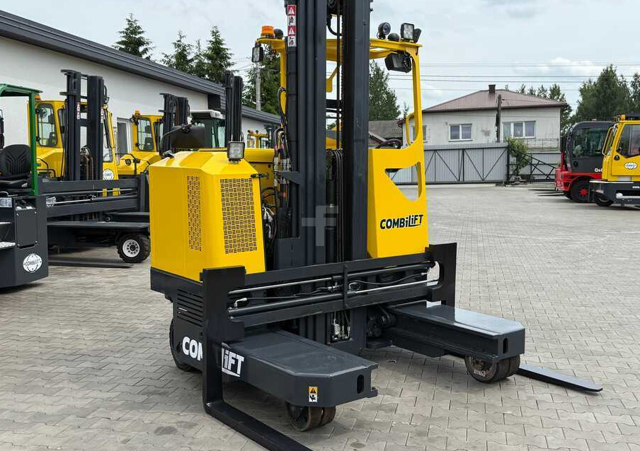 Combilift MR / ELECTRIC / TRIPLEX – 6000MM / FULL FREE LIFT / WIDE POSITIONER / FORK SIDESHIFT / ONLY 1400 HOURS / LIKE NEW - 4-vägstruck: bild 3 Combilift MR / ELECTRIC / TRIPLEX – 6000MM / FULL FREE LIFT / WIDE POSITIONER / FORK SIDESHIFT / ONLY 1400 HOURS / LIKE NEW - 4-vägstruck: bild 3