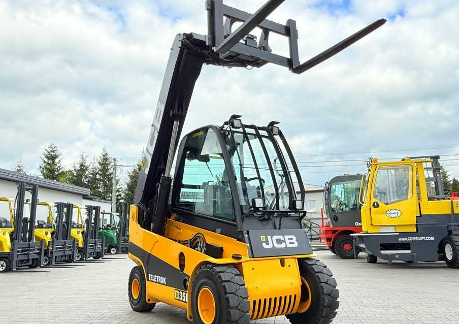 JCB TLT35D / DIESEL / CAB / NEW TYRES / 4450MM / TELESCOPIC – EXCELLENT CONDITION - Teleskoplastar: bild 1 JCB TLT35D / DIESEL / CAB / NEW TYRES / 4450MM / TELESCOPIC – EXCELLENT CONDITION - Teleskoplastar: bild 1
