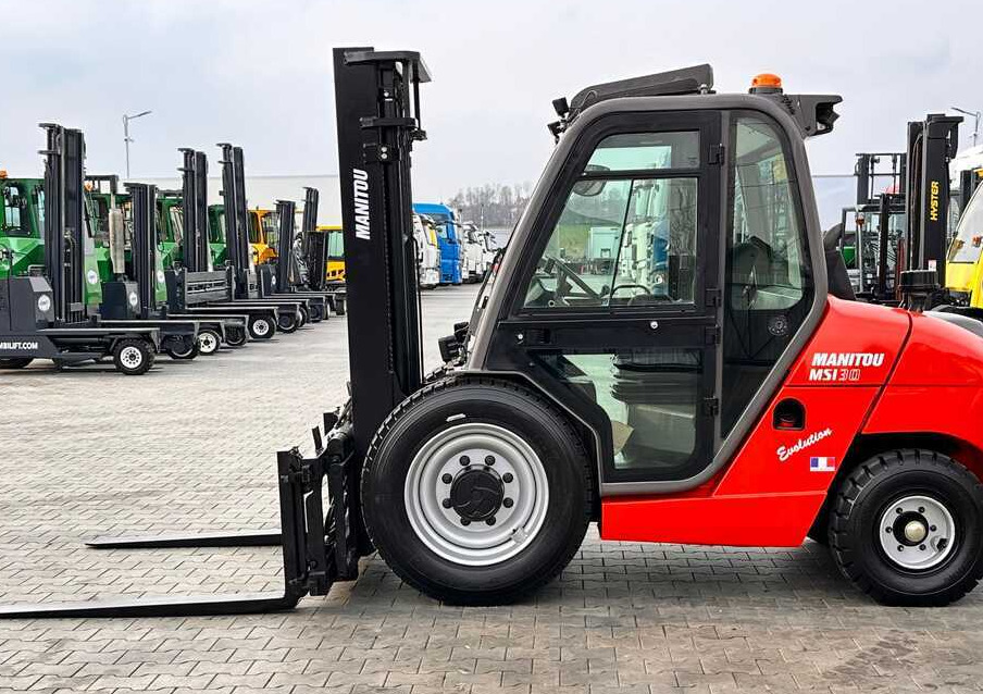 Manitou MSI30 / DIESEL / DUPLEX / 3400MM / CABIN / FORK POSITIONER / SIDE SHIFT / LIKE NEW - Terrängtruck: bild 3 Manitou MSI30 / DIESEL / DUPLEX / 3400MM / CABIN / FORK POSITIONER / SIDE SHIFT / LIKE NEW - Terrängtruck: bild 3