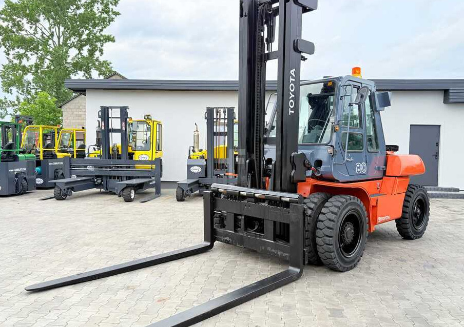 Toyota 60-5FD80 / DIESEL / DUPLEX - 4500MM / NEW TYRES / HEATED CABIN / 8 TON / UDT / EXCELLENT CONDITION - Dieseltruck: bild 2 Toyota 60-5FD80 / DIESEL / DUPLEX - 4500MM / NEW TYRES / HEATED CABIN / 8 TON / UDT / EXCELLENT CONDITION - Dieseltruck: bild 2