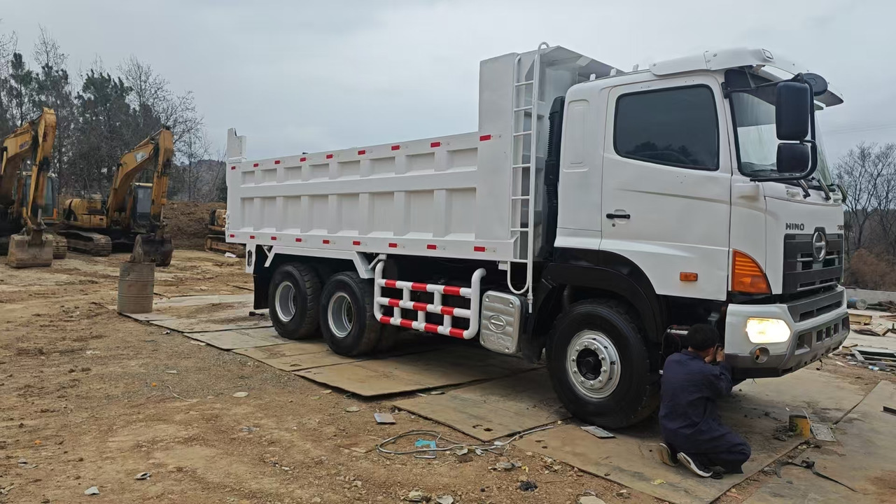HINO HINO 700 - Tippbil lastbil: bild 3 HINO HINO 700 - Tippbil lastbil: bild 3
