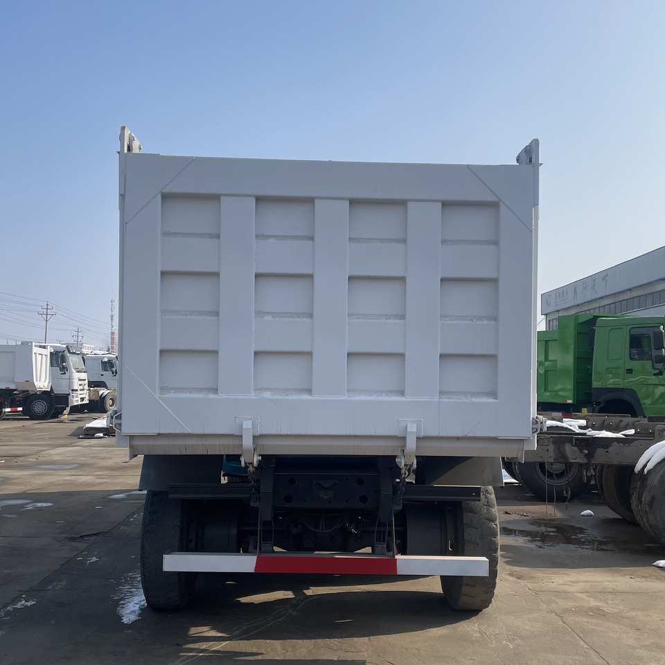 HOWO 6*4 DUMP TRUCK - Tippbil lastbil: bild 5 HOWO 6*4 DUMP TRUCK - Tippbil lastbil: bild 5