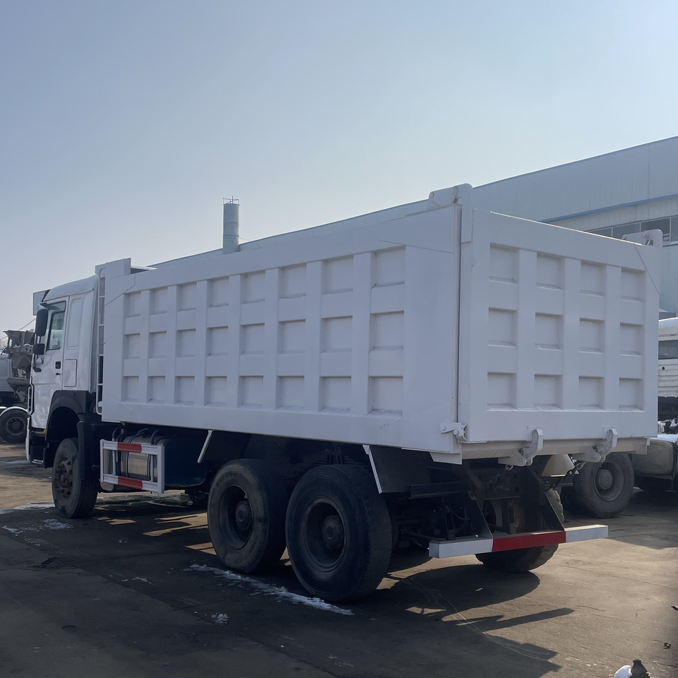 HOWO 6*4 DUMP TRUCK - Tippbil lastbil: bild 3 HOWO 6*4 DUMP TRUCK - Tippbil lastbil: bild 3
