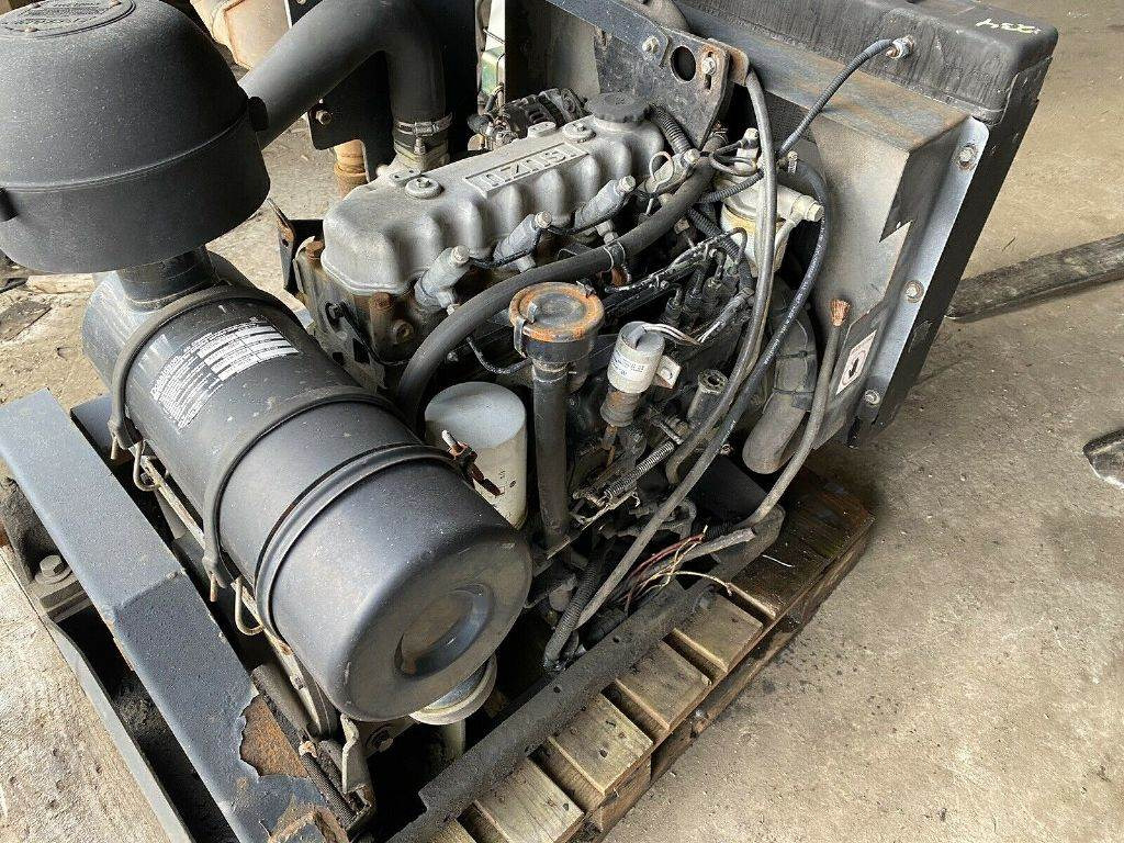 ISUZU C240 - Motor för Grävmaskin: bild 3 ISUZU C240 - Motor för Grävmaskin: bild 3