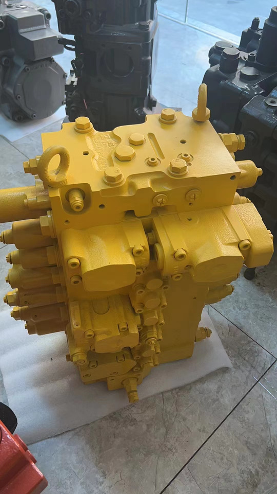 KOMATSU 723-48-26701 - Hydraulventil för Grävmaskin: bild 4 KOMATSU 723-48-26701 - Hydraulventil för Grävmaskin: bild 4