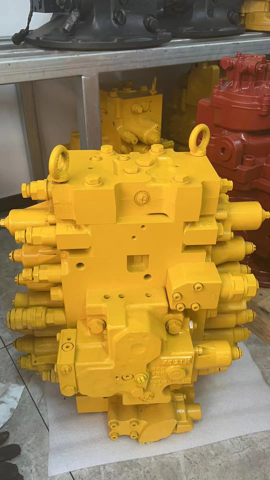 KOMATSU 723-48-26701 - Hydraulventil för Grävmaskin: bild 2 KOMATSU 723-48-26701 - Hydraulventil för Grävmaskin: bild 2