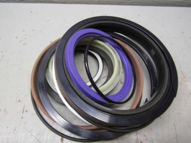 KOMATSU Good price 707-99-77630 - Motor reparationssats för Grävmaskin: bild 1 KOMATSU Good price 707-99-77630 - Motor reparationssats för Grävmaskin: bild 1