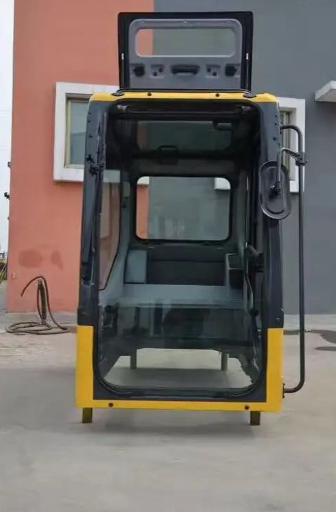 KOMATSU pc200-7 - Hytt för Grävmaskin: bild 2 KOMATSU pc200-7 - Hytt för Grävmaskin: bild 2