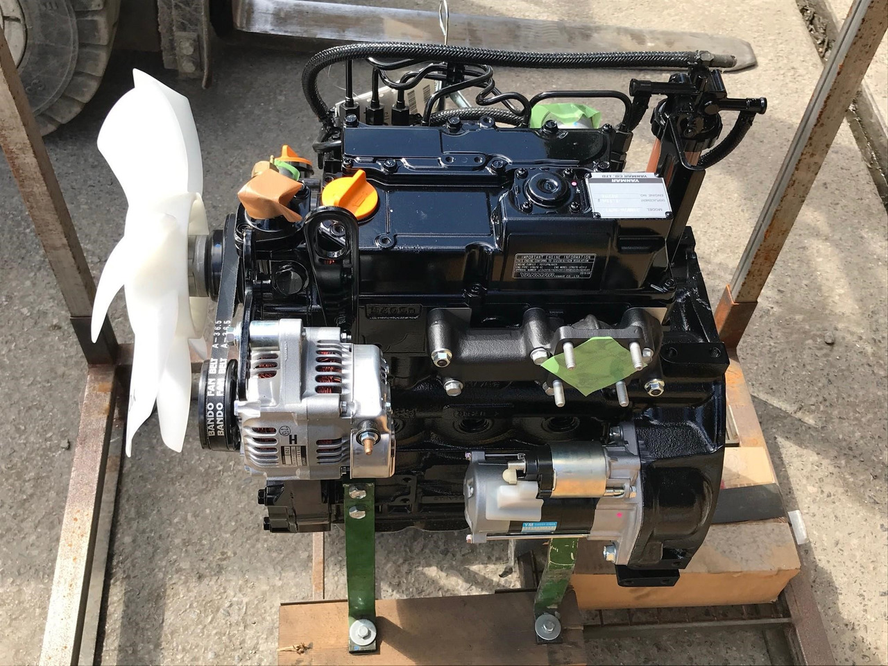 YANMAR 3TNV76 - Motor för Grävmaskin: bild 1 YANMAR 3TNV76 - Motor för Grävmaskin: bild 1