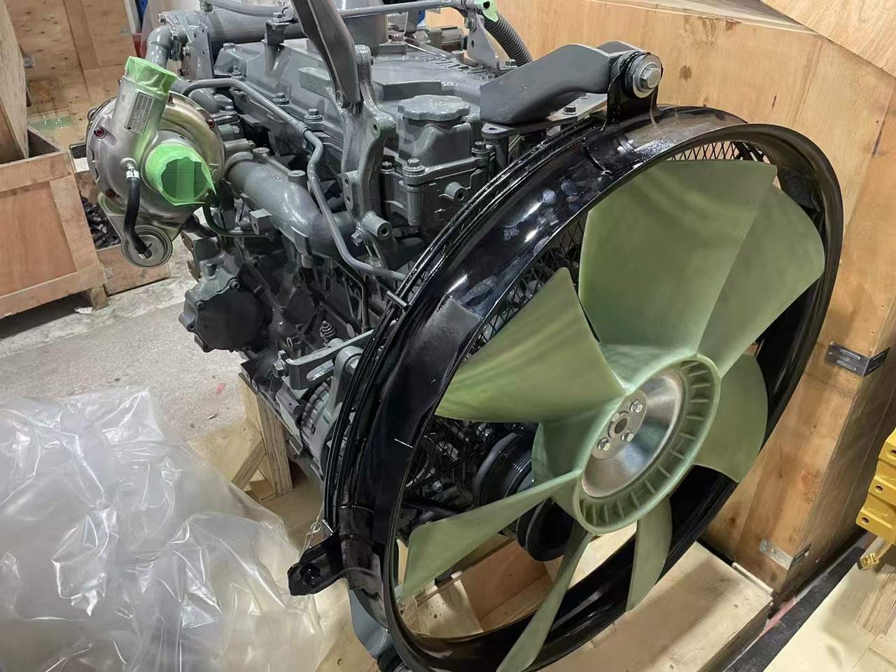 ISUZU 4HK1 - Motor för Grävmaskin: bild 3 ISUZU 4HK1 - Motor för Grävmaskin: bild 3