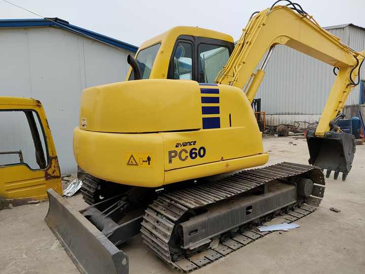 Cheap Used Komatsu PC60-7 Crawler Excavator with High Efficiency Used Heavy Machinery Komatsu P60-7 Digger Cheap for Sale - Bandgrävare: bild 3 Cheap Used Komatsu PC60-7 Crawler Excavator with High Efficiency Used Heavy Machinery Komatsu P60-7 Digger Cheap for Sale - Bandgrävare: bild 3