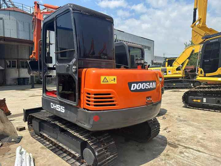 Low Shipping Used Excavator Doosan DH55 Good Condition with Low Hours - Grävmaskin: bild 3 Low Shipping Used Excavator Doosan DH55 Good Condition with Low Hours - Grävmaskin: bild 3