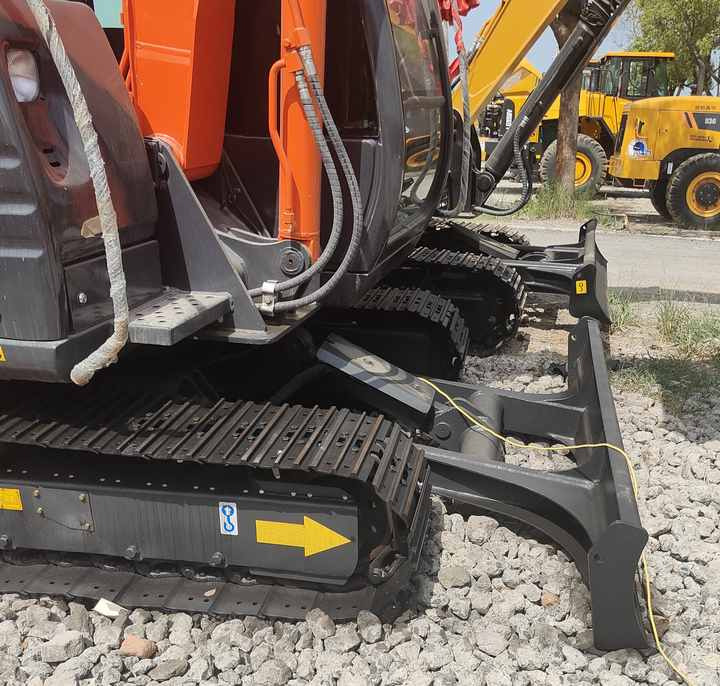 Original Japan Hitachi ZX60 Excavator Hitachi Excavator in Low Price for Hot Sale - Bandgrävare: bild 5 Original Japan Hitachi ZX60 Excavator Hitachi Excavator in Low Price for Hot Sale - Bandgrävare: bild 5