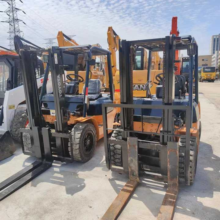 Secod Hand Japanese Brand Toyota 30 Forklift Mini 3 Ton Forklift with Good Performance and Less Working Time for Sale - Motviktstruck: bild 2 Secod Hand Japanese Brand Toyota 30 Forklift Mini 3 Ton Forklift with Good Performance and Less Working Time for Sale - Motviktstruck: bild 2