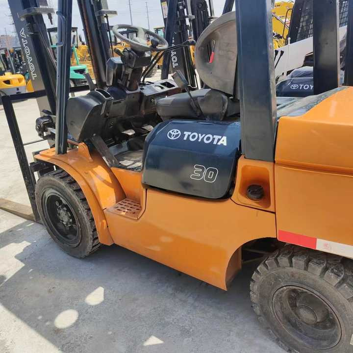 Secod Hand Japanese Brand Toyota 30 Forklift Mini 3 Ton Forklift with Good Performance and Less Working Time for Sale - Motviktstruck: bild 5 Secod Hand Japanese Brand Toyota 30 Forklift Mini 3 Ton Forklift with Good Performance and Less Working Time for Sale - Motviktstruck: bild 5
