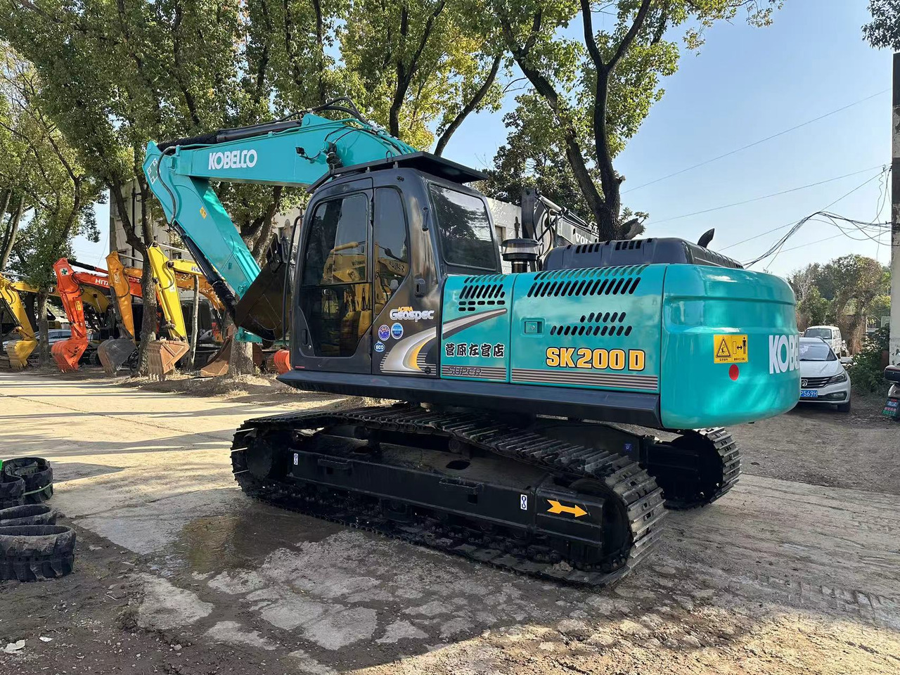 Second-hand High Quality Big Excavator KOBELCO SK200D - Bandgrävare: bild 1 Second-hand High Quality Big Excavator KOBELCO SK200D - Bandgrävare: bild 1