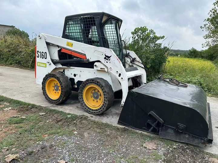 USED BOBCAT S160 Skid-steer Loader with Very Good Performance Is for Sale at a Low Price. - Kompaktlastare/ Slirstyrda lastare: bild 2 USED BOBCAT S160 Skid-steer Loader with Very Good Performance Is for Sale at a Low Price. - Kompaktlastare/ Slirstyrda lastare: bild 2