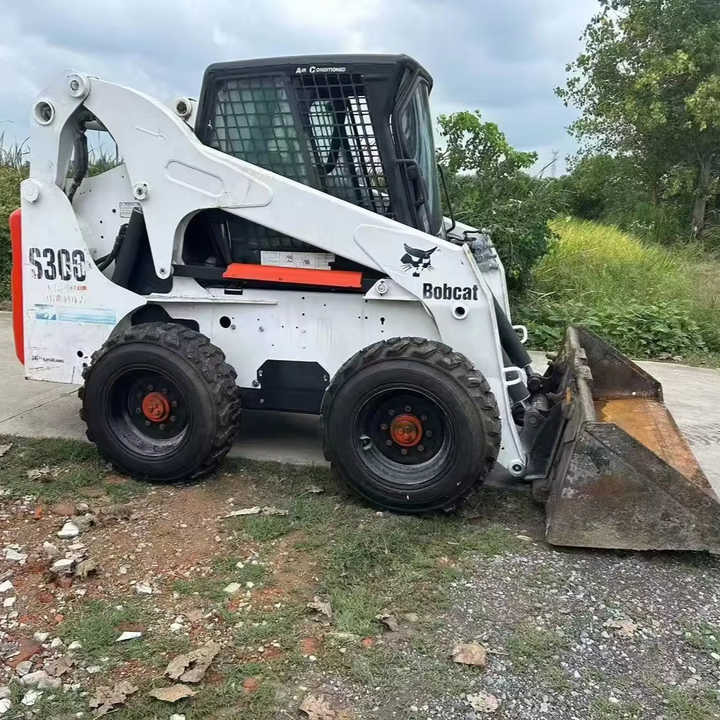 USED BOBCAT S300 Skid-steer Loader with Very Good Performance Is for Sale at a Low Price. S160/s185/s220/330 in Stock - Kompaktlastare/ Slirstyrda lastare: bild 1 USED BOBCAT S300 Skid-steer Loader with Very Good Performance Is for Sale at a Low Price. S160/s185/s220/330 in Stock - Kompaktlastare/ Slirstyrda lastare: bild 1