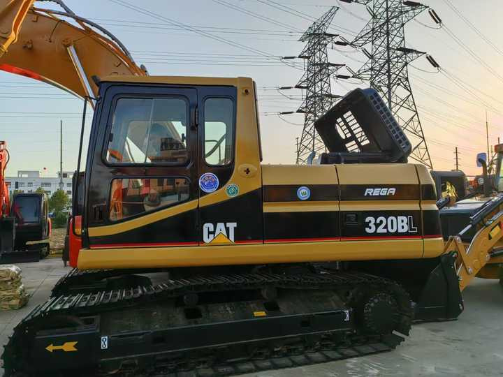Used Cat Excavator Japan 20 Tons Digger Machinery Caterpillar CAT 320BL for Sale Cat 320B 320BL 320C 320D 320CL 320DL in Stock - Grävmaskin: bild 2 Used Cat Excavator Japan 20 Tons Digger Machinery Caterpillar CAT 320BL for Sale Cat 320B 320BL 320C 320D 320CL 320DL in Stock - Grävmaskin: bild 2
