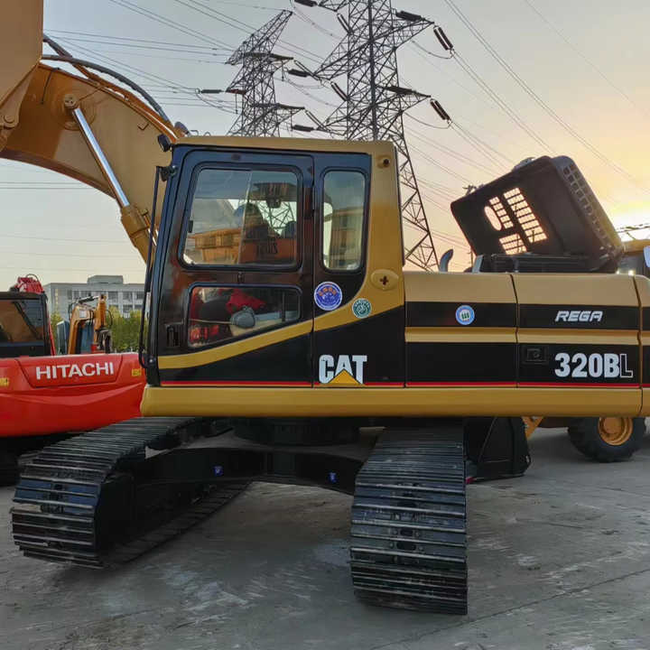 Used Cat Excavator Japan 20 Tons Digger Machinery Caterpillar CAT 320BL for Sale Cat 320B 320BL 320C 320D 320CL 320DL in Stock - Grävmaskin: bild 1 Used Cat Excavator Japan 20 Tons Digger Machinery Caterpillar CAT 320BL for Sale Cat 320B 320BL 320C 320D 320CL 320DL in Stock - Grävmaskin: bild 1