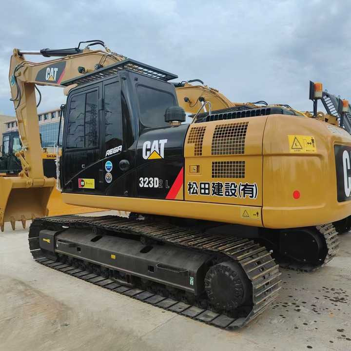 Used Digger CAT 323 Construction Machinery Construction Digger Used CAT 323 Cheap Excavator - Bandgrävare: bild 1 Used Digger CAT 323 Construction Machinery Construction Digger Used CAT 323 Cheap Excavator - Bandgrävare: bild 1
