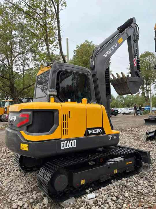 Used Digger VOLVO EC60 Construction Machinery Construction Digger Used VOLVO EC60 Cheap Excavator - Bandgrävare: bild 3 Used Digger VOLVO EC60 Construction Machinery Construction Digger Used VOLVO EC60 Cheap Excavator - Bandgrävare: bild 3