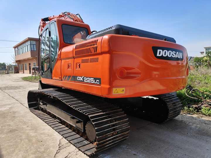 Used Doosan DX225LC Excavator | Low Hours | Heavy Duty | Global Shipping | Well-Maintained - Grävmaskin: bild 2 Used Doosan DX225LC Excavator | Low Hours | Heavy Duty | Global Shipping | Well-Maintained - Grävmaskin: bild 2