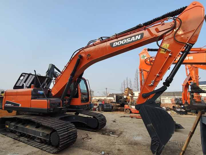Used Excavator Doosan DX225LC-9 Excavators Mini Equipment Earth Moving Machinery Doosan Digger Excavator for Sale - Bandgrävare: bild 4 Used Excavator Doosan DX225LC-9 Excavators Mini Equipment Earth Moving Machinery Doosan Digger Excavator for Sale - Bandgrävare: bild 4