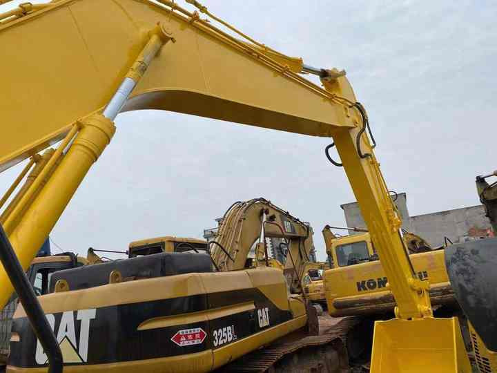 Used Good Quality Japan Original PC200-7 in Good Condition PC200-7 Komatsu - Bandgrävare: bild 5 Used Good Quality Japan Original PC200-7 in Good Condition PC200-7 Komatsu - Bandgrävare: bild 5