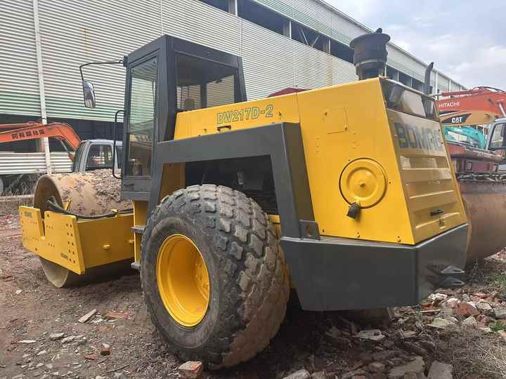 Used Heavy Construction Equipment BW217D Second Hand Road Rollers Used Machine Hot Sale - Asfaltvält: bild 3 Used Heavy Construction Equipment BW217D Second Hand Road Rollers Used Machine Hot Sale - Asfaltvält: bild 3