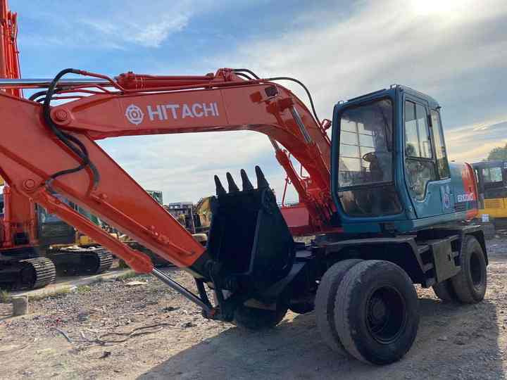 Used Hitachi Ex100WD Wheel Excavator for Sale Japan Made Hitachi Ex100wd Wheeled Excavator for Sale - Bandgrävare: bild 5 Used Hitachi Ex100WD Wheel Excavator for Sale Japan Made Hitachi Ex100wd Wheeled Excavator for Sale - Bandgrävare: bild 5