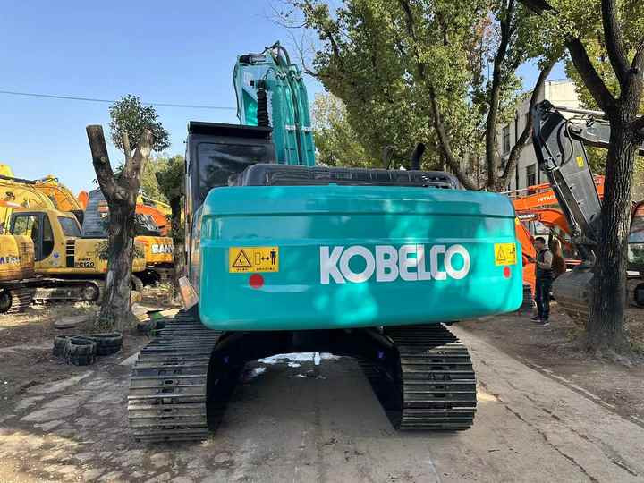 Used Japan Kobelco SK200-8 Crawler Excavator New Arrival Earth-moving Machine for Sale - Grävmaskin: bild 2 Used Japan Kobelco SK200-8 Crawler Excavator New Arrival Earth-moving Machine for Sale - Grävmaskin: bild 2