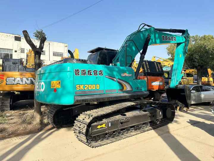 Used Japan Kobelco SK200-8 Crawler Excavator New Arrival Earth-moving Machine for Sale - Grävmaskin: bild 4 Used Japan Kobelco SK200-8 Crawler Excavator New Arrival Earth-moving Machine for Sale - Grävmaskin: bild 4