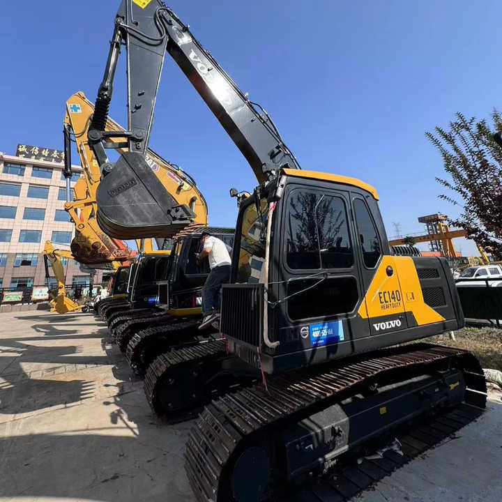 Used Volvo 14 Tonne Crawler Excavator Volvo Ec140 Excavator Good Condition Low Price Good Quality for Sale - Bandgrävare: bild 1 Used Volvo 14 Tonne Crawler Excavator Volvo Ec140 Excavator Good Condition Low Price Good Quality for Sale - Bandgrävare: bild 1